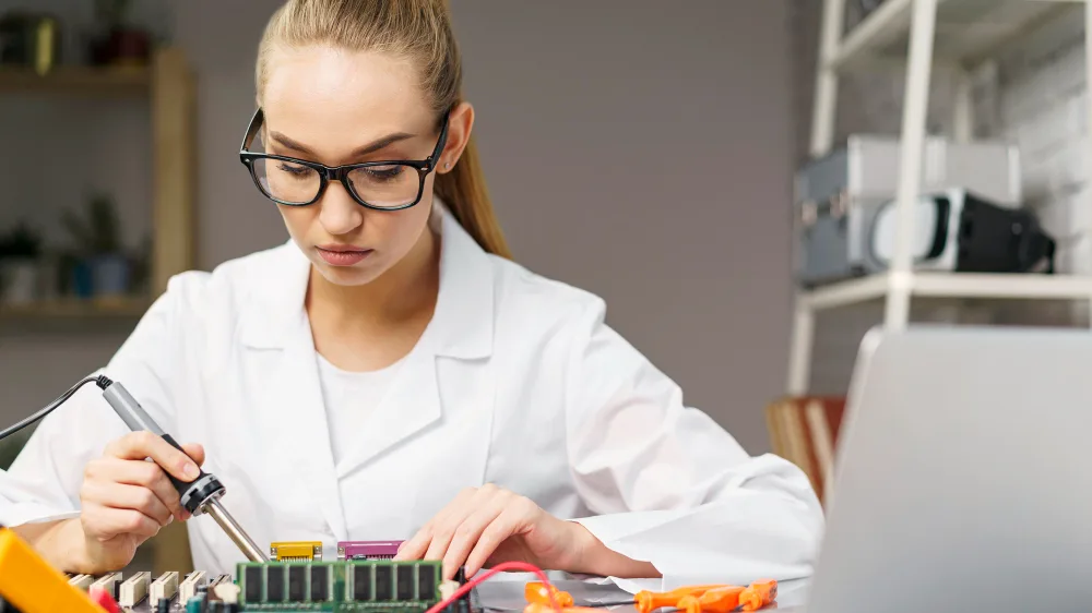 Ugr Y El Futuro Academico De La Ingenieria Biomedica